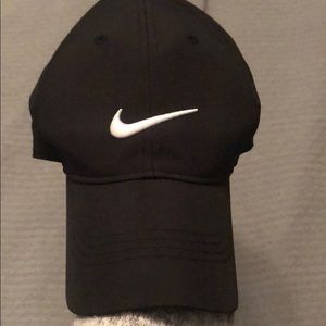 New, never worn Nike running/golf hat